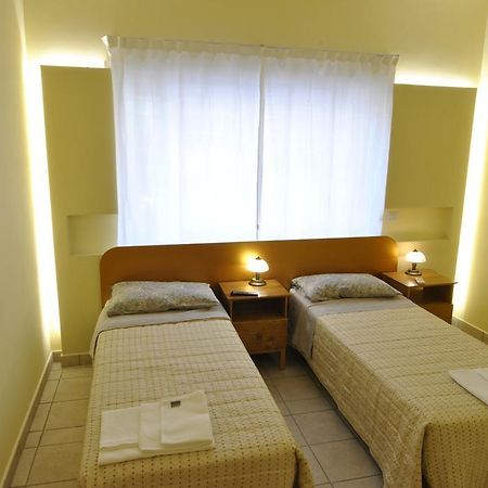 Roma Tourist House Hotel Exterior photo