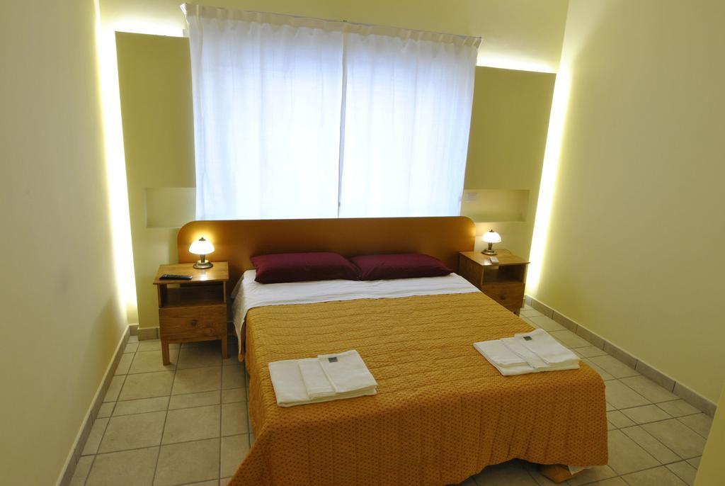 Roma Tourist House Hotel Exterior photo