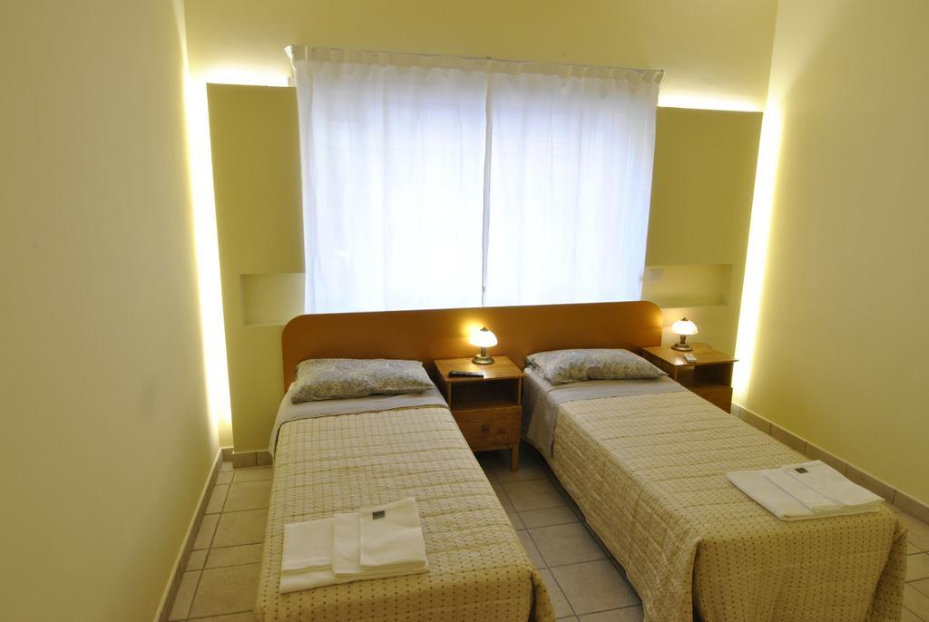Roma Tourist House Hotel Exterior photo
