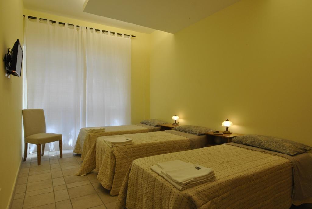Roma Tourist House Hotel Exterior photo